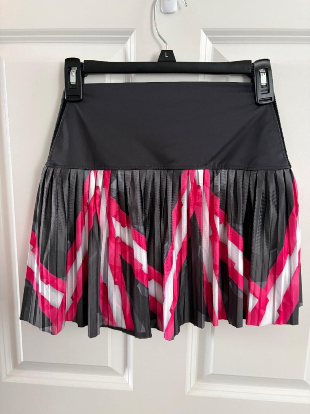 Women’s Lucky in Love Hi-Supernova Mid-Rise Pleated Tennis Skort Small - Picture 3 of 4